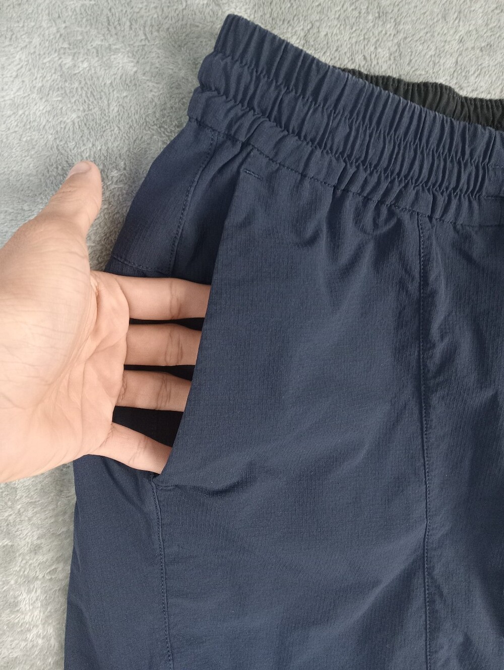 lululemon athletica Men's Navy Drawstring Athletic Shorts Size Small - Picture 5 of 10